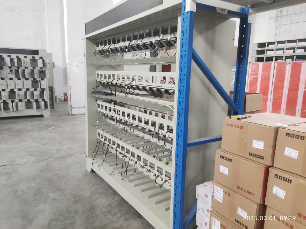 礦用充電架_礦燈充電柜有哪些使用方法呢