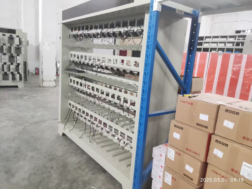 設計100個充電位的礦燈充電柜時需要考慮什么